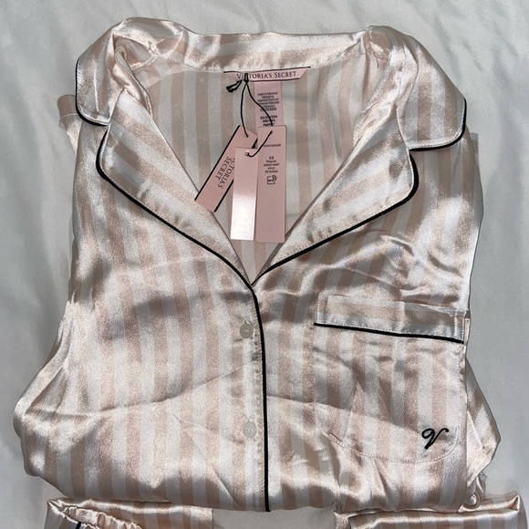 NWT VICTORIA'S SECRET Satin Long PJ Set- xs small - Picture 4 of 7